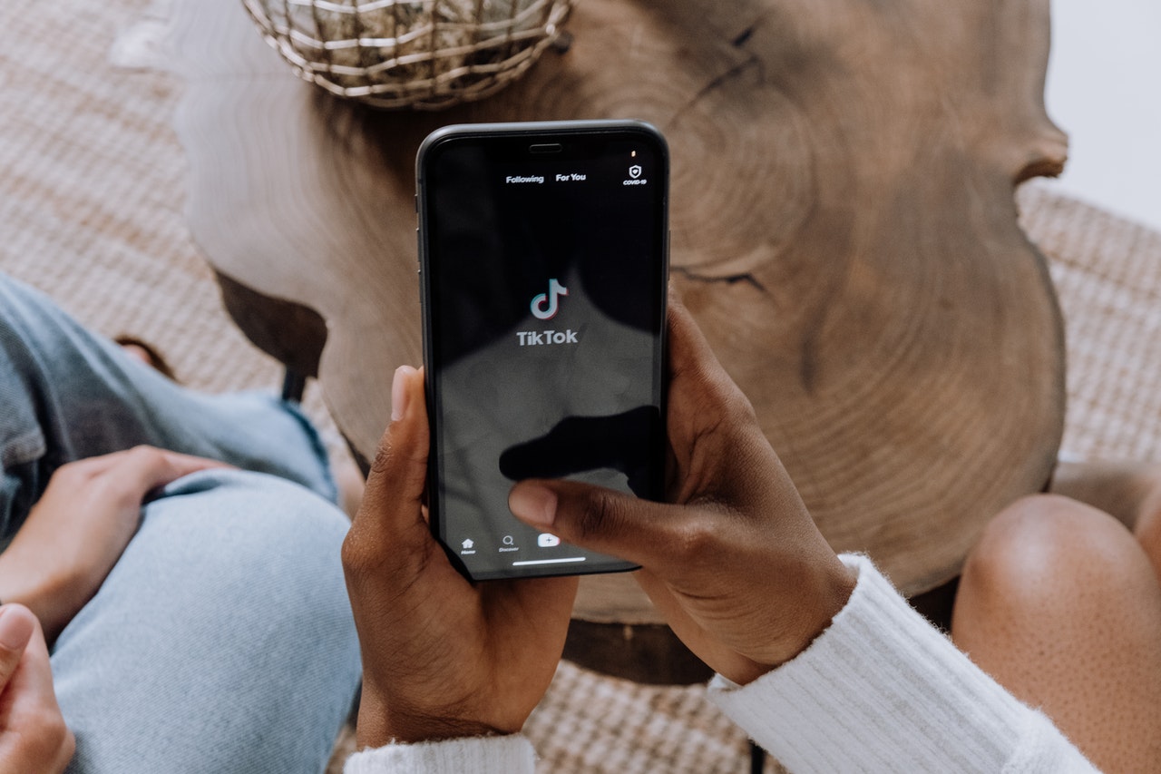 Pourquoi les gens cherchent à obtenir des likes TikTok - ce qu'il faut savoir
